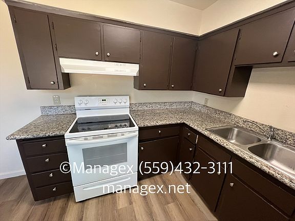 5th image of 2414 W Indianapolis Ave