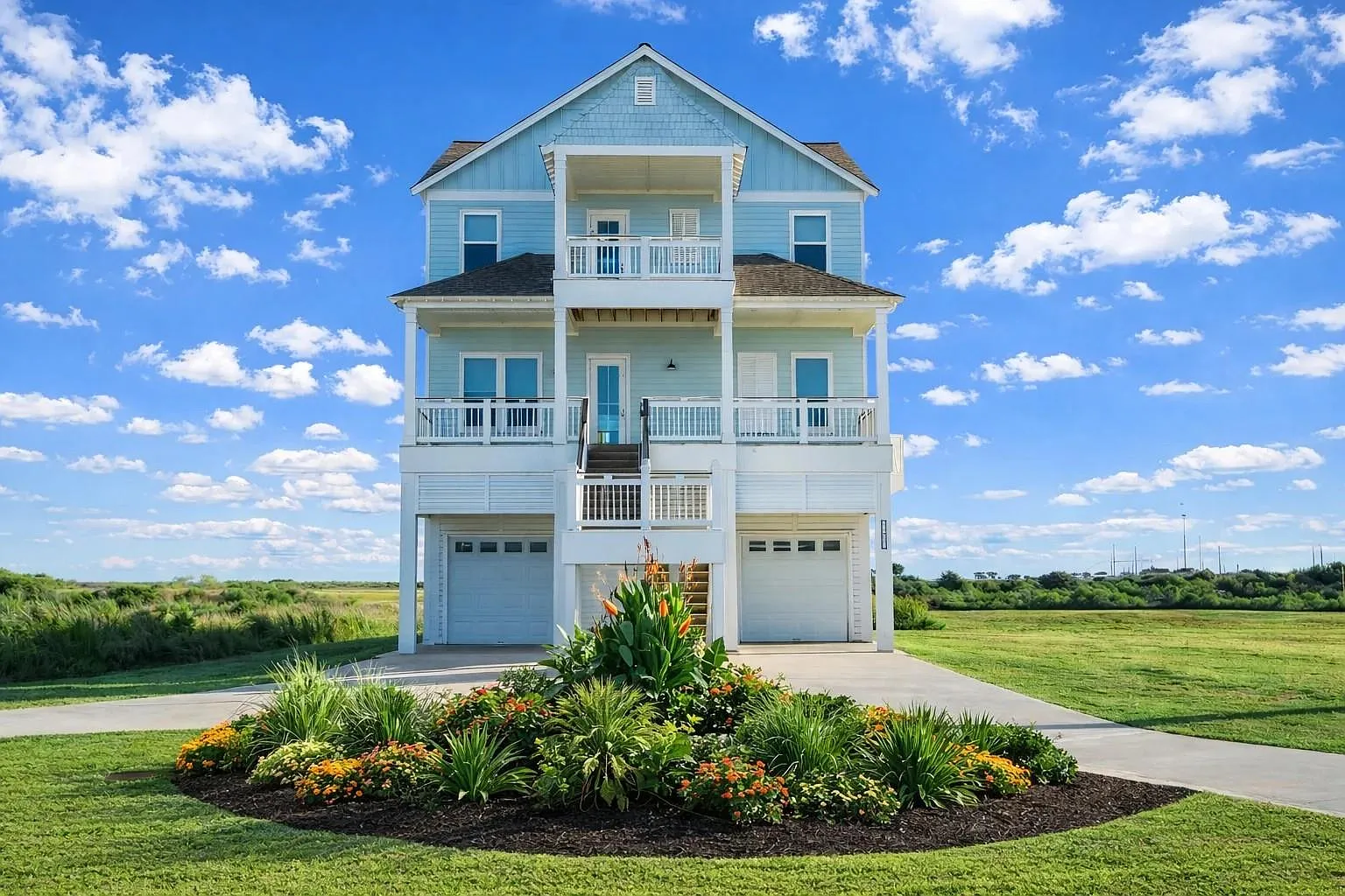 5 bed, 4.5 bath, 3648 sqft, $3,999 — Photo 1