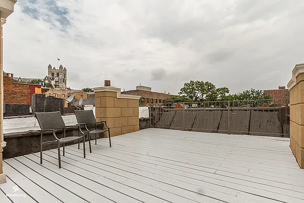 Rented by Dixon Advisory USA Inc. | media 25