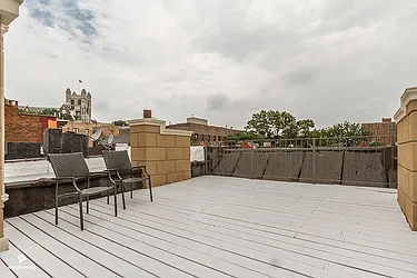 Rented by Dixon Advisory USA Inc.