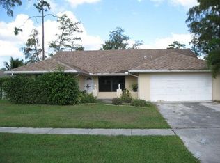 627 Carnation Ct, Wellington, FL 33414