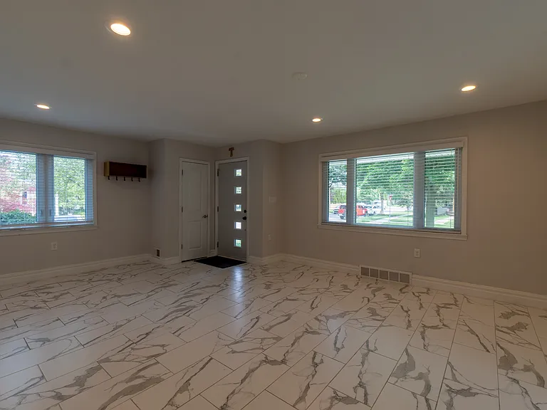 2604 Manchester Rd — Photo 6