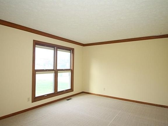 2nd image of 6088 Hillsdale Ln