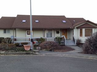 621 SE Deerwood Ct, Winston, OR 97496