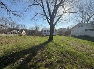 1301-1303 Camden Dr, Charleston, WV 25302