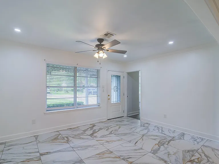 1521 Pearl Dr — Photo 4