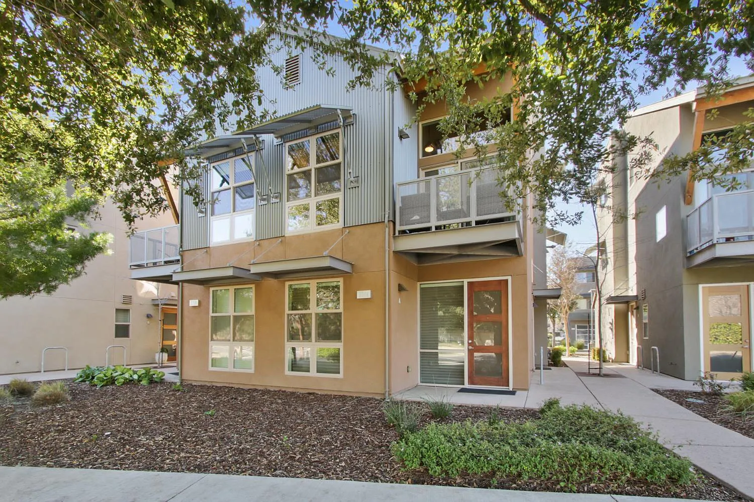 2 bed, 2.0 bath, $2,995 — Photo 4