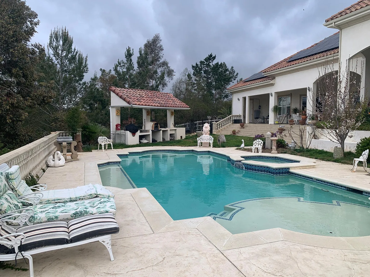 5 bed, 7390 sqft, $61,800 — Photo 2