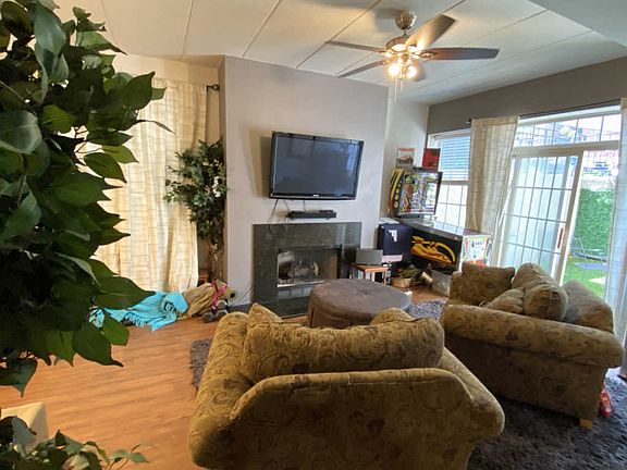 5th image of 1247 N Bosworth Ave #1S