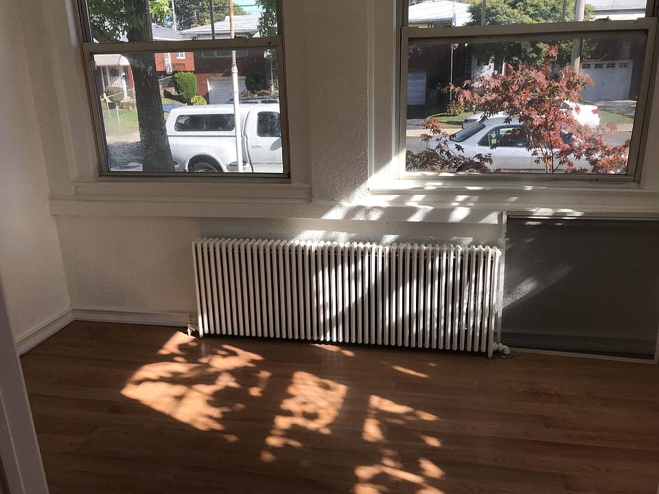 2nd image of 926 Jewett Ave
