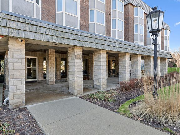 2nd image of 500 Thames Pkwy APT 3G