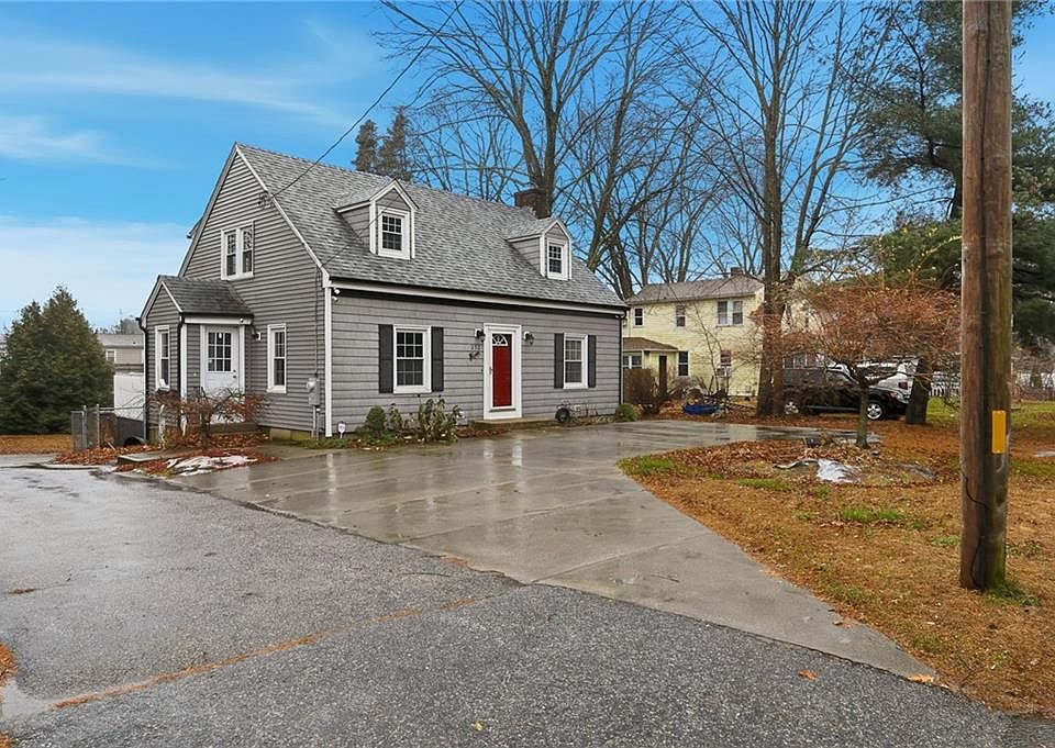 1st image of 252 S Main St