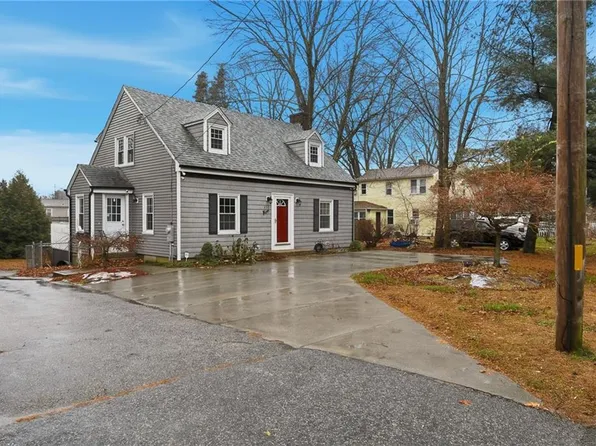 252 S Main St, Coventry, RI 02816