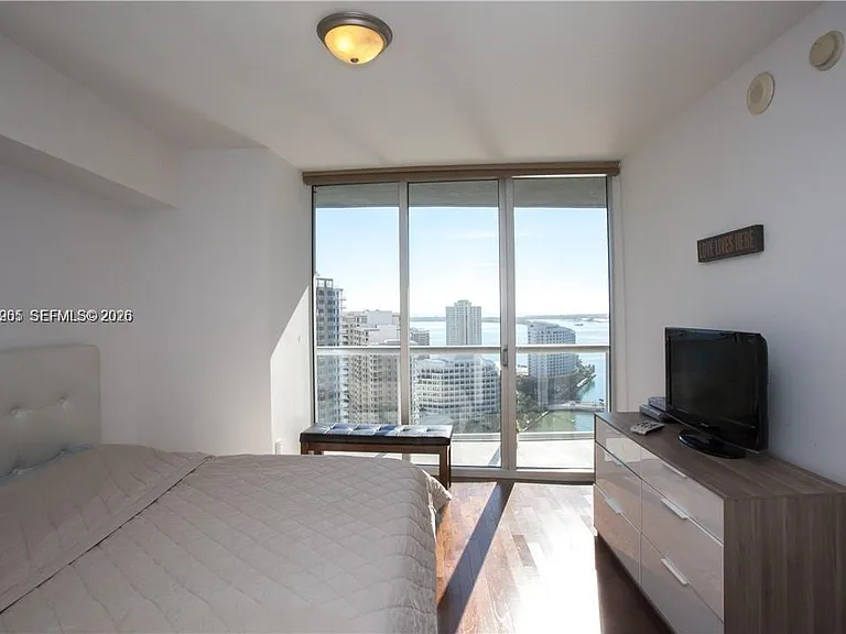 475 Brickell Ave — Photo 10