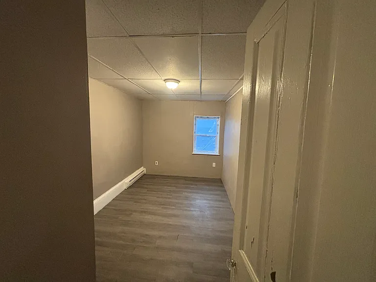 409 W Broad St #4 — Photo 12