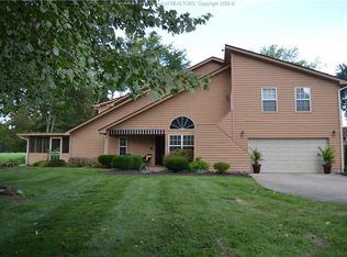 801 Oakbridge Dr, Hurricane, WV 25526