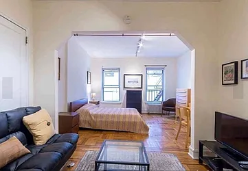 Rented by Century 21 Premier 