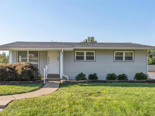 10514 Roscommon Dr, Saint Louis, MO 63123
