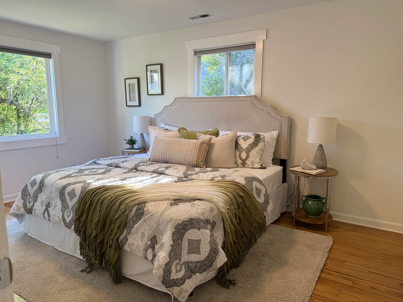 2 bed, 900 sqft, $3,100 — Photo 3
