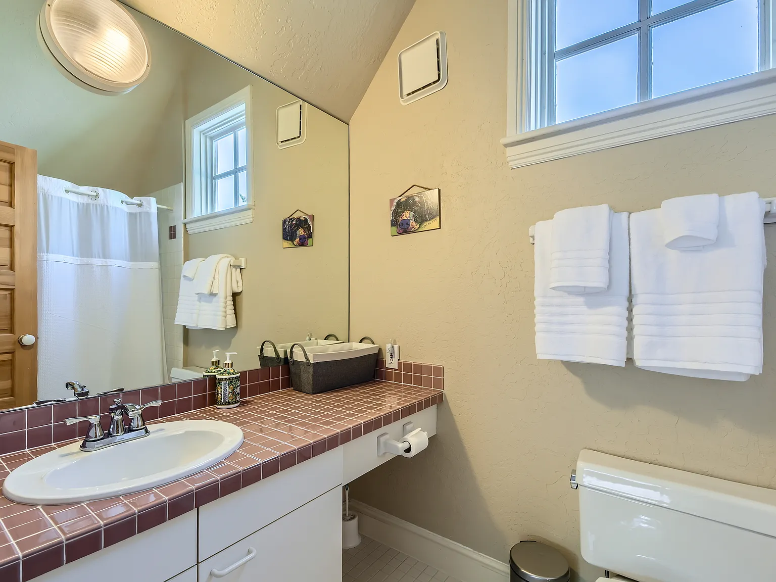 4 bed, 2317 sqft, $10,000 — Photo 2