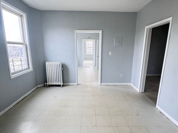 102 Norwood St Floor 3