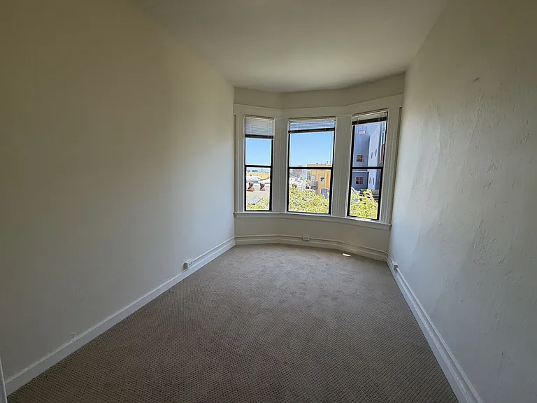 1020A Minna St — Photo 4