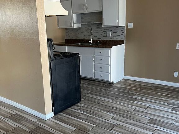 2nd image of 2619 Sherwood St #1
