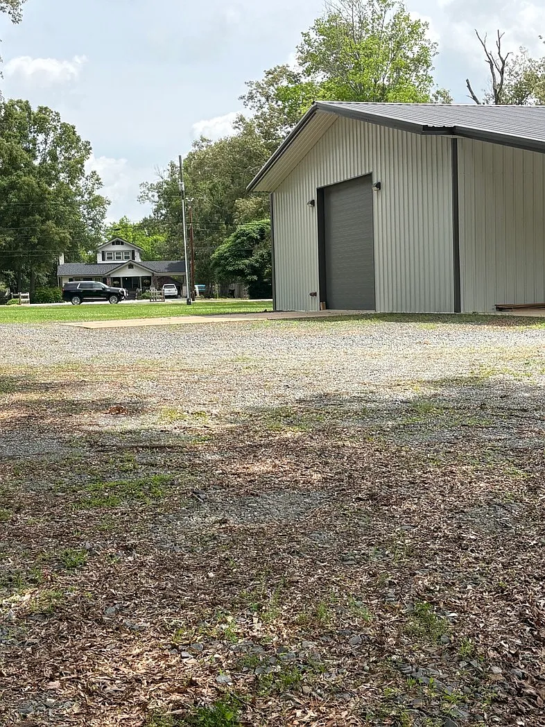 2 bed, 43560 sqft, $12,500 — Photo 2