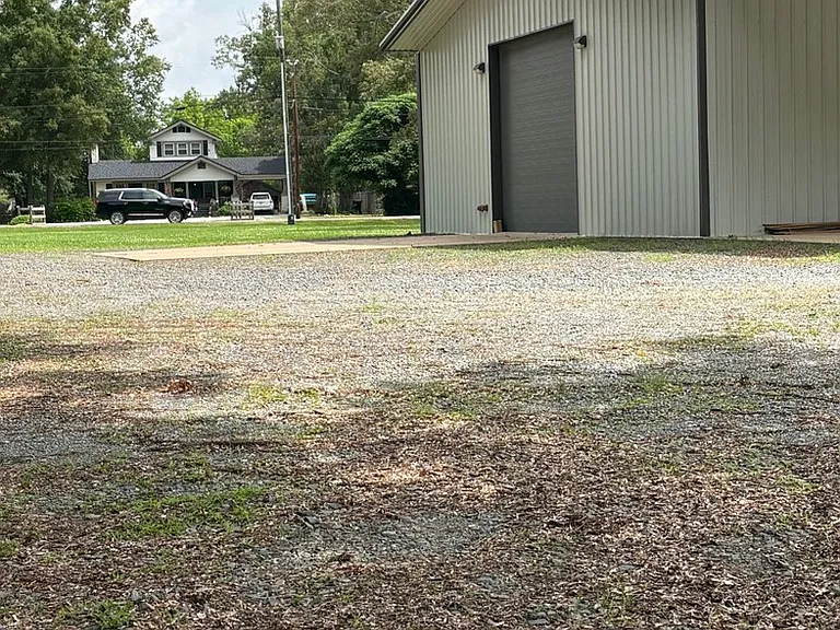 411 5th St — Photo 2