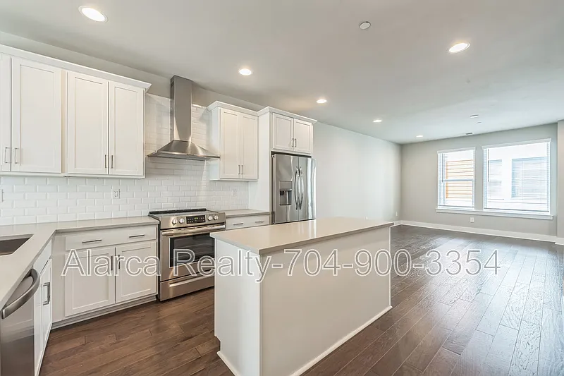 2 bed, 1700 sqft, $2,650 — Photo 2
