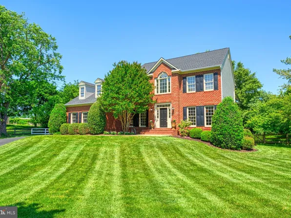 11104 Tommye Ln, Reston, VA 20194