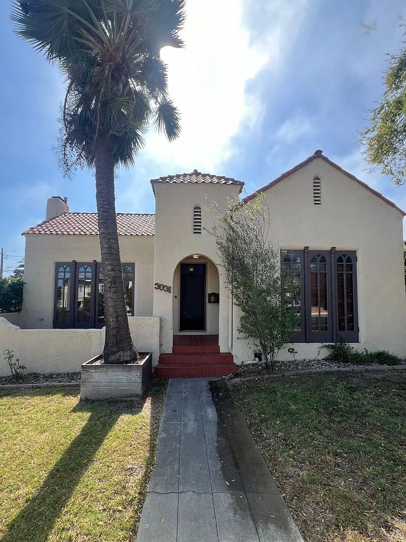 Charming Point Loma Gem: Fully Renovated 3 Bedroom, 2 Bath Home — Photo 2