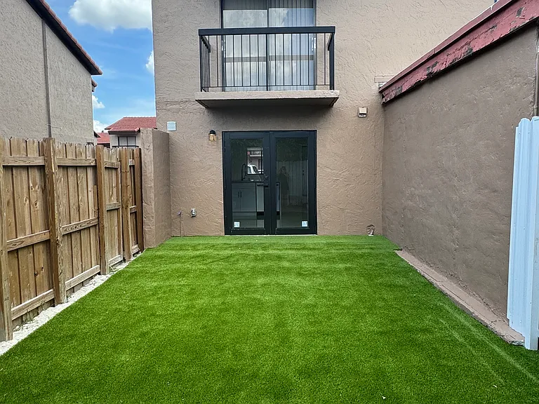 1927 SW 107th Ave #301 — Photo 9
