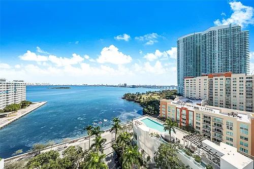 2020 N Bayshore Dr Photo 1