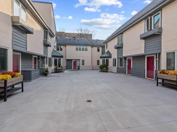 2555 North Lake DRIVE #12, Milwaukee, WI 53211