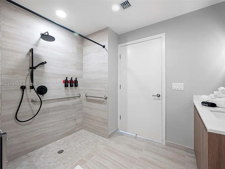 580 72nd St #1009 — Photo 14