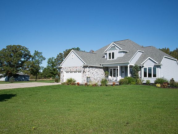 5th image of 8260 Rolling Hill Ln