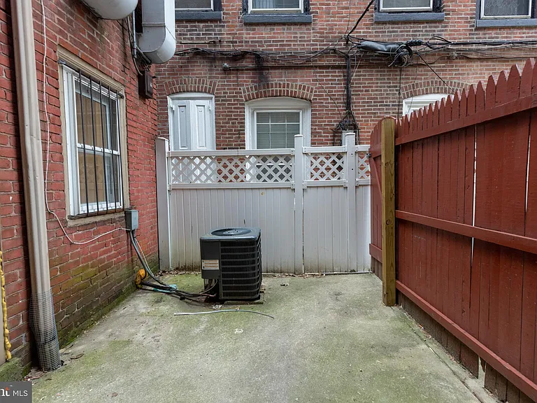901 Clinton St #3 — Photo 20