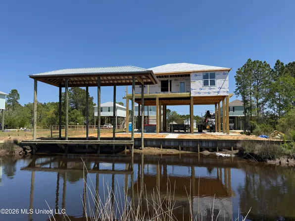 4033 Cardinal St, Bay Saint Louis, MS 39520