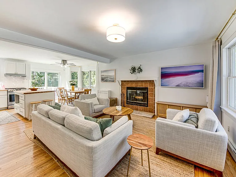 36 Barnes Ave — Photo 2
