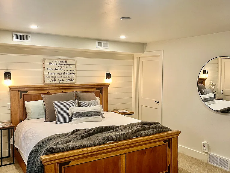Downstairs King size bedroom and en-suite