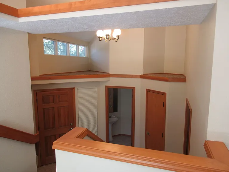 Split Level Two Bedroom Duplex — Photo 20