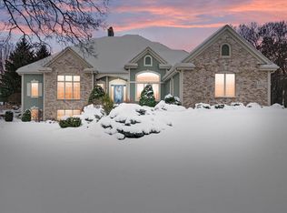 W261N2830 Woodburne COURT, Pewaukee, WI 53072