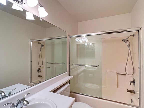 5th image of 23621 Del Monte Dr Unit 324