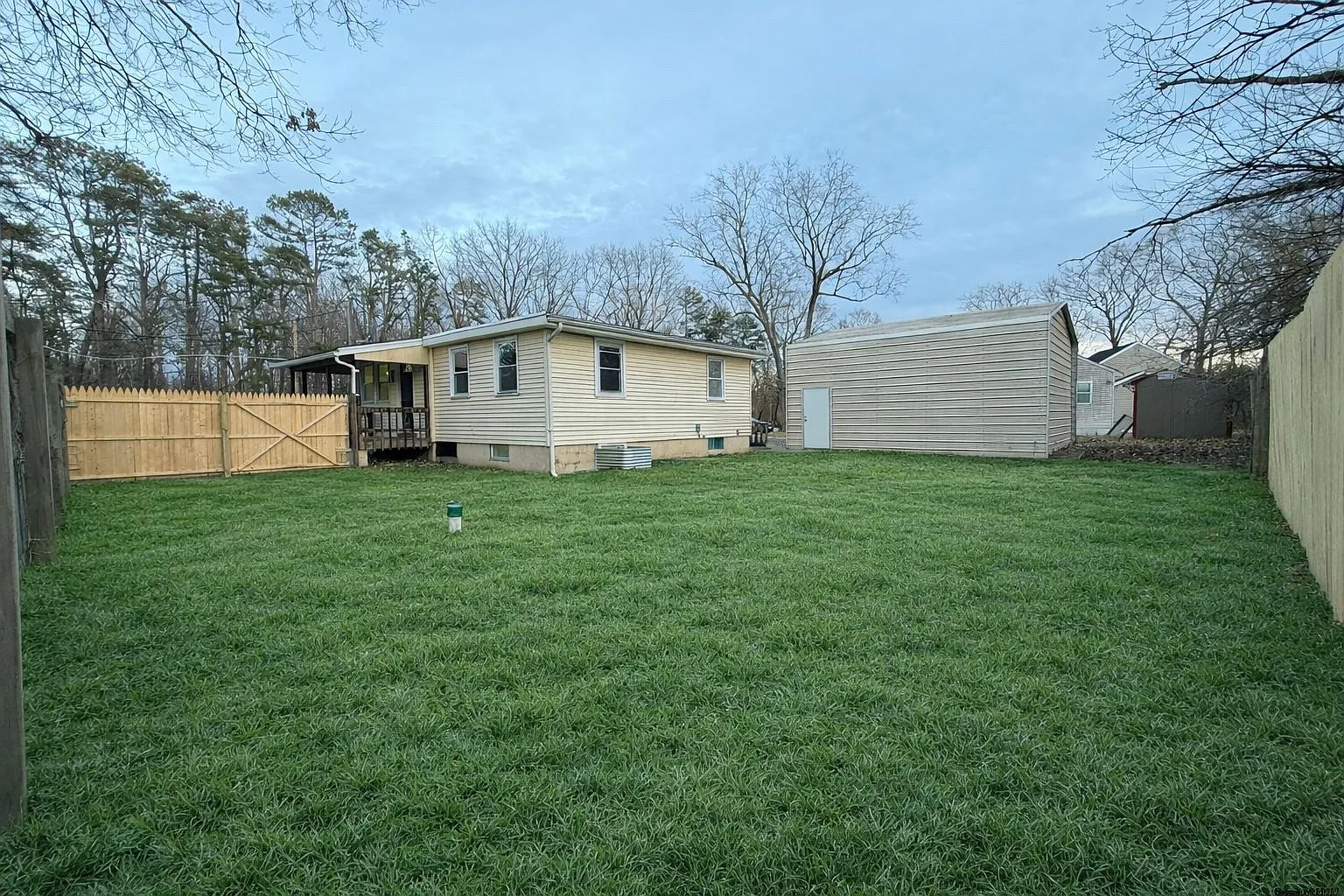 3 bed, 1200 sqft, $2,850 — Photo 3
