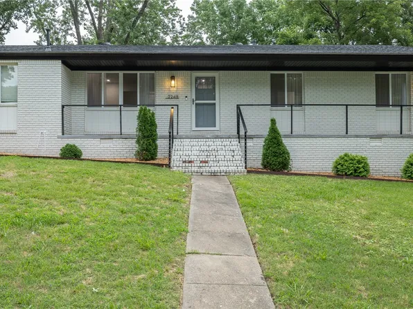 2248 N Hummingbird Ln, Fayetteville, AR 72703