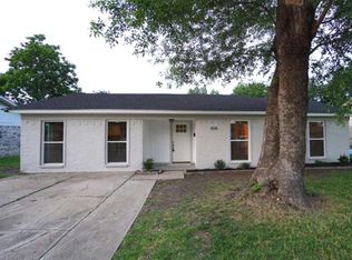 1514 Town Bluff St, Garland, TX 75040