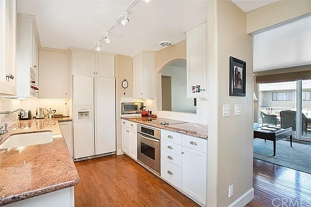 287 Jasmine St #2 — Photo 3