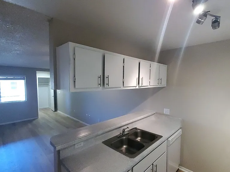Sand Pebble Community *Renovated Units — Photo 16
