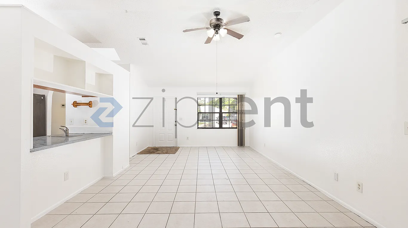 3 bed, 1153 sqft, $2,445 — Photo 3